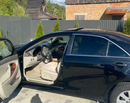 Чорний Тойота Камрі, об'ємом двигуна 2.4 л та пробігом 303 тис. км за 8500 $, фото 3 на Automoto.ua