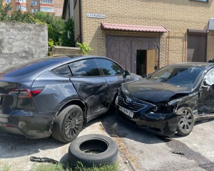 Чорний Тойота Камрі, об'ємом двигуна 3.5 л та пробігом 220 тис. км за 5950 $, фото 1 на Automoto.ua