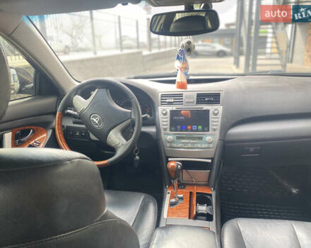 Черный Тойота Камри, объемом двигателя 3.5 л и пробегом 294 тыс. км за 9900 $, фото 9 на Automoto.ua