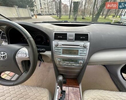 Черный Тойота Камри, объемом двигателя 2.36 л и пробегом 180 тыс. км за 8900 $, фото 32 на Automoto.ua