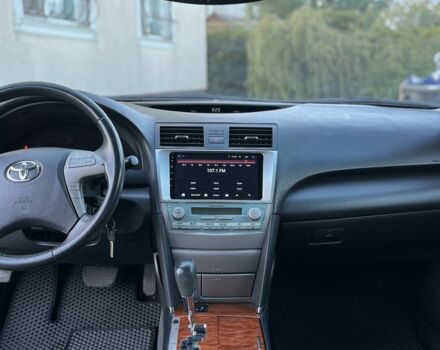 Черный Тойота Камри, объемом двигателя 2.4 л и пробегом 280 тыс. км за 8900 $, фото 9 на Automoto.ua