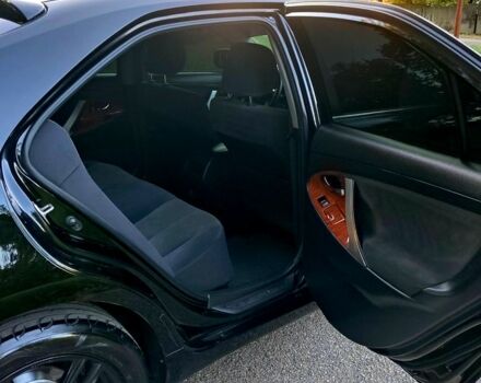 Чорний Тойота Камрі, об'ємом двигуна 2.4 л та пробігом 235 тис. км за 8700 $, фото 3 на Automoto.ua