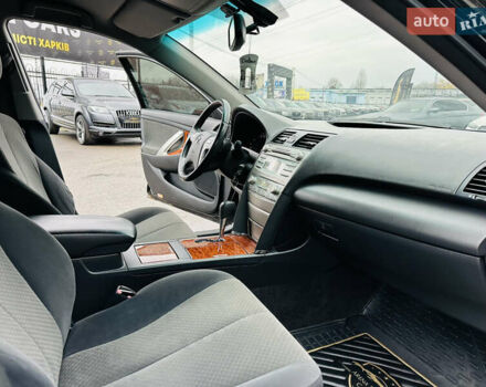 Чорний Тойота Камрі, об'ємом двигуна 2.36 л та пробігом 151 тис. км за 8800 $, фото 21 на Automoto.ua