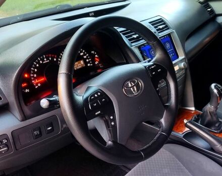 Чорний Тойота Камрі, об'ємом двигуна 2.4 л та пробігом 235 тис. км за 8700 $, фото 4 на Automoto.ua