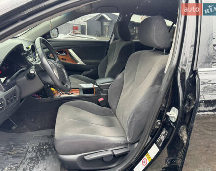 Чорний Тойота Камрі, об'ємом двигуна 2.4 л та пробігом 260 тис. км за 10500 $, фото 10 на Automoto.ua