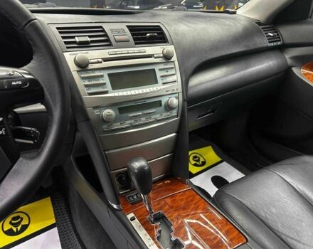 Черный Тойота Камри, объемом двигателя 2.4 л и пробегом 290 тыс. км за 8000 $, фото 22 на Automoto.ua