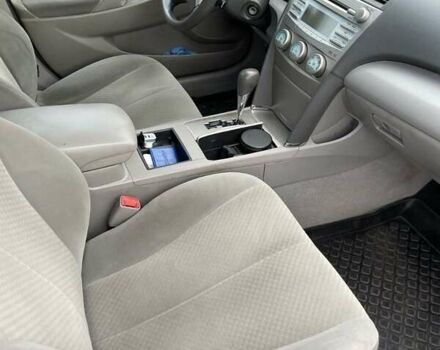 Черный Тойота Камри, объемом двигателя 2.4 л и пробегом 202 тыс. км за 9700 $, фото 5 на Automoto.ua