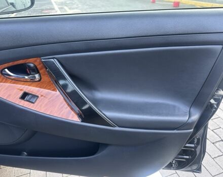 Черный Тойота Камри, объемом двигателя 2.4 л и пробегом 220 тыс. км за 8900 $, фото 6 на Automoto.ua
