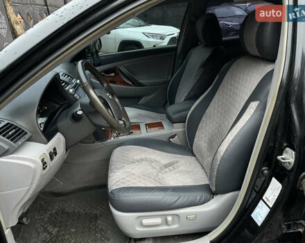 Черный Тойота Камри, объемом двигателя 2.4 л и пробегом 208 тыс. км за 7900 $, фото 12 на Automoto.ua