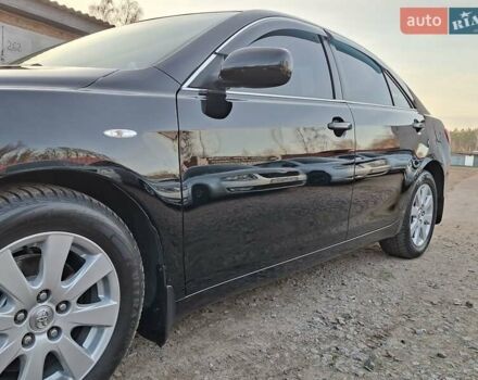 Чорний Тойота Камрі, об'ємом двигуна 3.46 л та пробігом 294 тис. км за 8800 $, фото 6 на Automoto.ua
