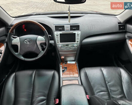 Черный Тойота Камри, объемом двигателя 3.5 л и пробегом 240 тыс. км за 7200 $, фото 13 на Automoto.ua