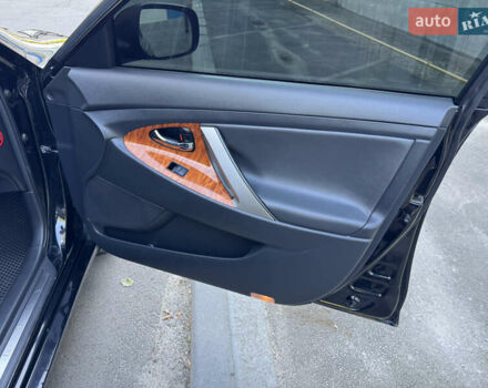 Черный Тойота Камри, объемом двигателя 3.5 л и пробегом 272 тыс. км за 10999 $, фото 13 на Automoto.ua