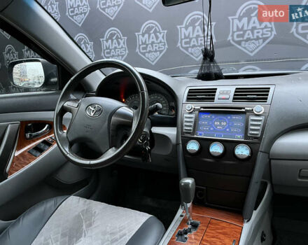 Черный Тойота Камри, объемом двигателя 2.4 л и пробегом 208 тыс. км за 7900 $, фото 8 на Automoto.ua