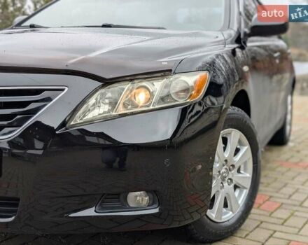 Черный Тойота Камри, объемом двигателя 2.4 л и пробегом 238 тыс. км за 7699 $, фото 2 на Automoto.ua