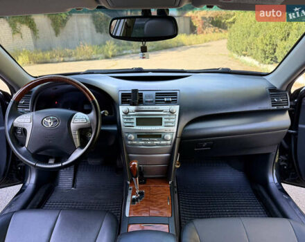 Чорний Тойота Камрі, об'ємом двигуна 3.46 л та пробігом 225 тис. км за 10300 $, фото 35 на Automoto.ua
