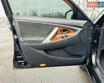 Чорний Тойота Камрі, об'ємом двигуна 2.36 л та пробігом 151 тис. км за 8800 $, фото 13 на Automoto.ua