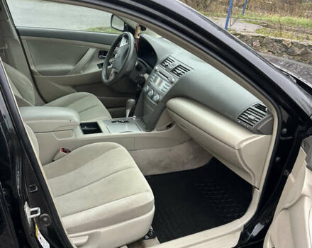 Черный Тойота Камри, объемом двигателя 2.4 л и пробегом 232 тыс. км за 6850 $, фото 12 на Automoto.ua