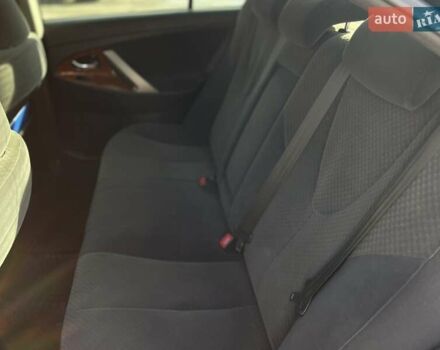 Черный Тойота Камри, объемом двигателя 2.4 л и пробегом 244 тыс. км за 8700 $, фото 22 на Automoto.ua