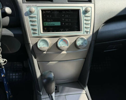 Черный Тойота Камри, объемом двигателя 3.5 л и пробегом 256 тыс. км за 9500 $, фото 8 на Automoto.ua