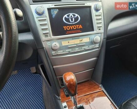 Чорний Тойота Камрі, об'ємом двигуна 3.46 л та пробігом 294 тис. км за 8800 $, фото 17 на Automoto.ua