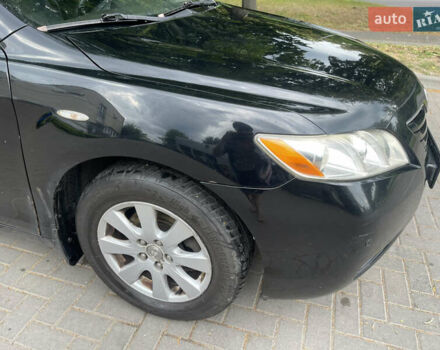 Чорний Тойота Камрі, об'ємом двигуна 2.4 л та пробігом 230 тис. км за 8499 $, фото 2 на Automoto.ua