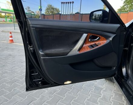 Черный Тойота Камри, объемом двигателя 2.4 л и пробегом 210 тыс. км за 8500 $, фото 23 на Automoto.ua