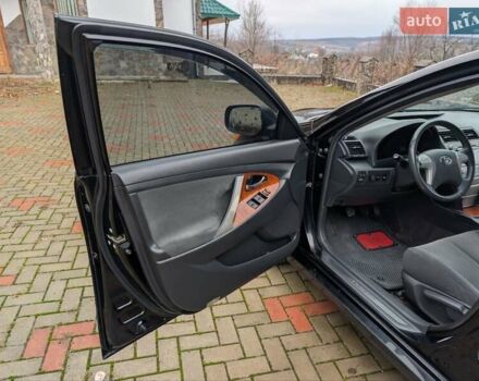 Черный Тойота Камри, объемом двигателя 2.4 л и пробегом 238 тыс. км за 7699 $, фото 30 на Automoto.ua