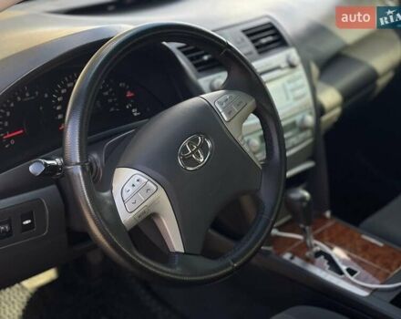 Черный Тойота Камри, объемом двигателя 2.4 л и пробегом 244 тыс. км за 8700 $, фото 12 на Automoto.ua