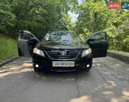 Черный Тойота Камри, объемом двигателя 3.5 л и пробегом 240 тыс. км за 12000 $, фото 1 на Automoto.ua