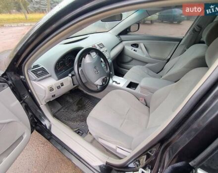 Черный Тойота Камри, объемом двигателя 2.4 л и пробегом 367 тыс. км за 7900 $, фото 6 на Automoto.ua