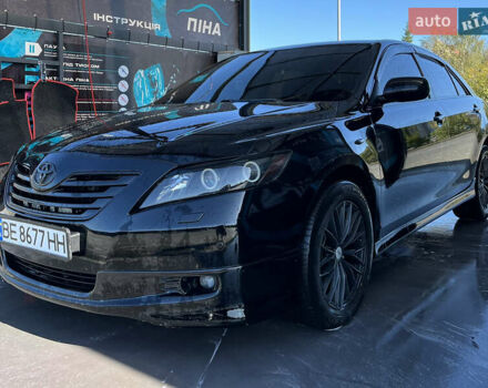 Черный Тойота Камри, объемом двигателя 3.5 л и пробегом 377 тыс. км за 10200 $, фото 2 на Automoto.ua