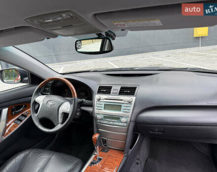 Черный Тойота Камри, объемом двигателя 3.5 л и пробегом 246 тыс. км за 11000 $, фото 45 на Automoto.ua