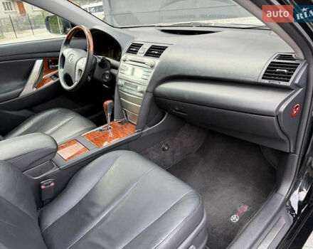 Черный Тойота Камри, объемом двигателя 3.5 л и пробегом 246 тыс. км за 11000 $, фото 50 на Automoto.ua