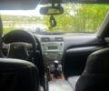 Черный Тойота Камри, объемом двигателя 2.4 л и пробегом 320 тыс. км за 7500 $, фото 2 на Automoto.ua