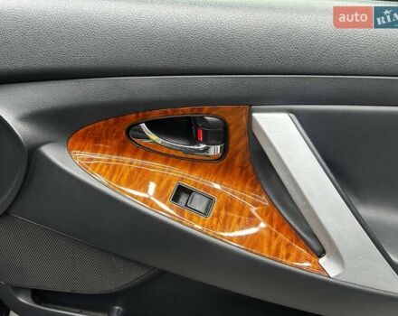 Тойота Камри 2008 в Черновцах на Automoto.ua Черный Тойота Камри, объемом двигателя 2.36 л и пробегом 290 тыс. км за 8000 $, фото 9 на Automoto.ua