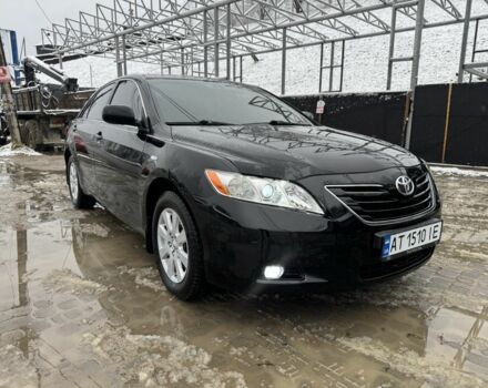 Черный Тойота Камри, объемом двигателя 2.4 л и пробегом 260 тыс. км за 10500 $, фото 2 на Automoto.ua