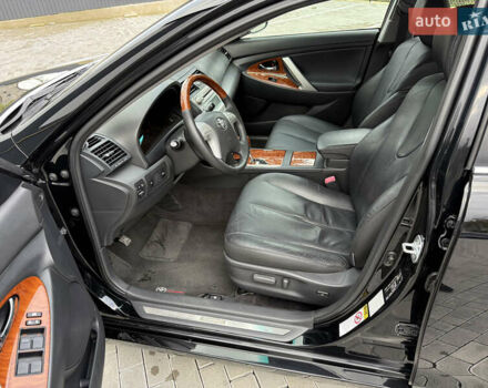 Черный Тойота Камри, объемом двигателя 3.5 л и пробегом 246 тыс. км за 11000 $, фото 32 на Automoto.ua