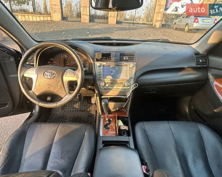 Черный Тойота Камри, объемом двигателя 2.4 л и пробегом 263 тыс. км за 8500 $, фото 4 на Automoto.ua