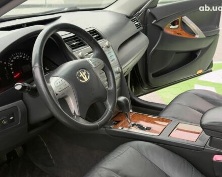 Чорний Тойота Камрі, об'ємом двигуна 2.4 л та пробігом 224 тис. км за 7990 $, фото 24 на Automoto.ua