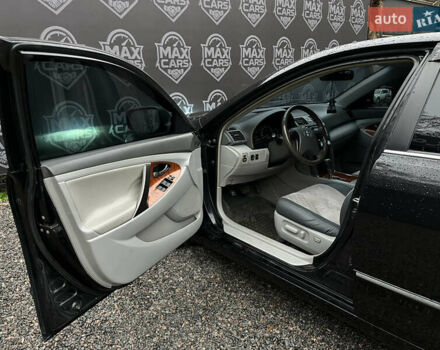 Черный Тойота Камри, объемом двигателя 2.4 л и пробегом 208 тыс. км за 7900 $, фото 11 на Automoto.ua