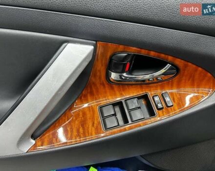 Тойота Камри 2008 в Черновцах на Automoto.ua Черный Тойота Камри, объемом двигателя 2.36 л и пробегом 290 тыс. км за 8000 $, фото 25 на Automoto.ua