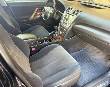 Чорний Тойота Камрі, об'ємом двигуна 2.4 л та пробігом 260 тис. км за 9200 $, фото 6 на Automoto.ua