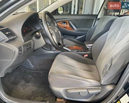 Черный Тойота Камри, объемом двигателя 2.36 л и пробегом 249 тыс. км за 7800 $, фото 13 на Automoto.ua