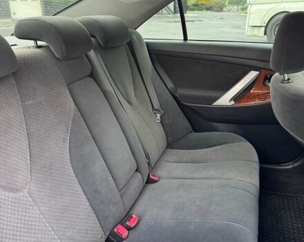 Черный Тойота Камри, объемом двигателя 2.4 л и пробегом 240 тыс. км за 8700 $, фото 9 на Automoto.ua