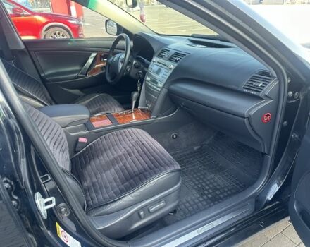 Черный Тойота Камри, объемом двигателя 2.4 л и пробегом 220 тыс. км за 8900 $, фото 4 на Automoto.ua