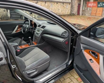 Черный Тойота Камри, объемом двигателя 2.4 л и пробегом 238 тыс. км за 7699 $, фото 27 на Automoto.ua