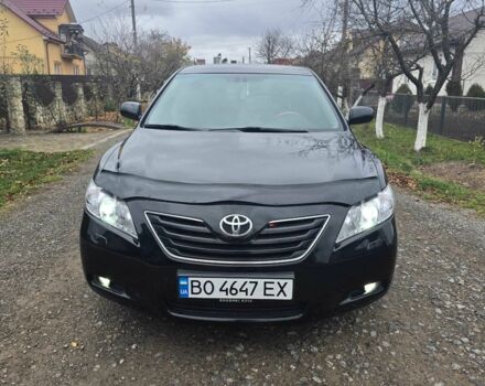 Черный Тойота Камри, объемом двигателя 3.5 л и пробегом 300 тыс. км за 7800 $, фото 1 на Automoto.ua