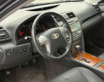 Чорний Тойота Камрі, об'ємом двигуна 2.4 л та пробігом 224 тис. км за 7990 $, фото 12 на Automoto.ua