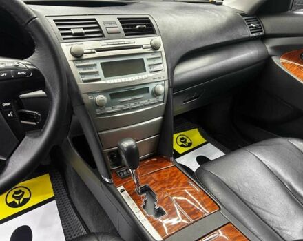 Черный Тойота Камри, объемом двигателя 2.4 л и пробегом 290 тыс. км за 8000 $, фото 21 на Automoto.ua