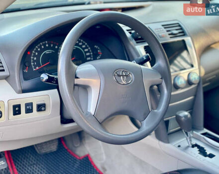 Черный Тойота Камри, объемом двигателя 2.4 л и пробегом 450 тыс. км за 7200 $, фото 13 на Automoto.ua